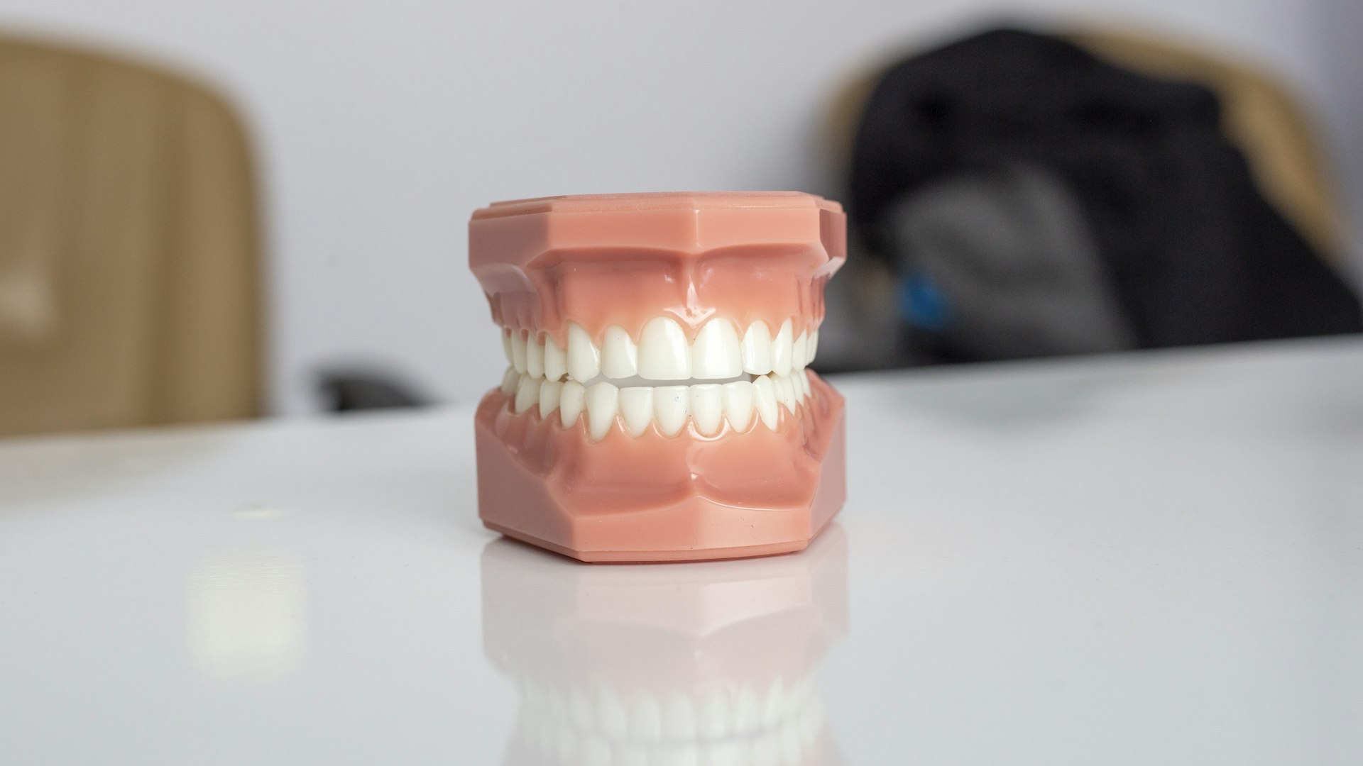 Overdenture ou Prótese Protocolo? Entenda a Diferença e Saiba Qual É Para Você