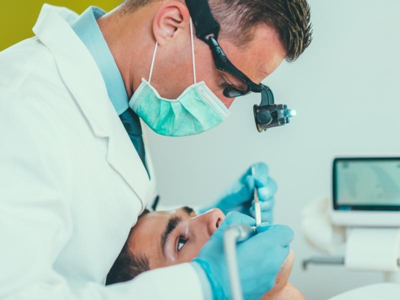 Tratamento de Canal com Microscopia