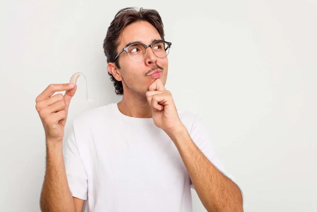 Quando Trocar o Aparelho Auditivo: Qual o Momento Certo?