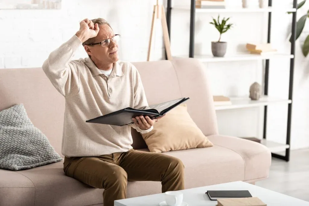 Declínio Cognitivo Começa Mais Cedo em Pessoas com Perda Auditiva