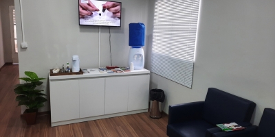 Cabine acústica usada no exame de audiometria em Guarulhos