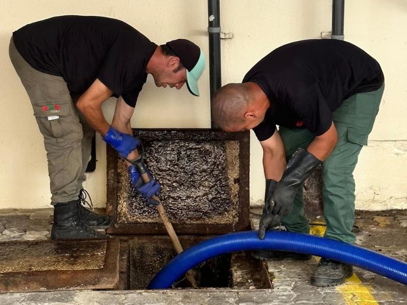 LIMPEZA DE CAIXA DE GORDURA: MANTENDO SEU SISTEMA DE ESGOTO EFICIENTE