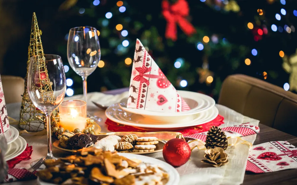 Luzes, cores e sabores na mesa para encantar seus convidados.