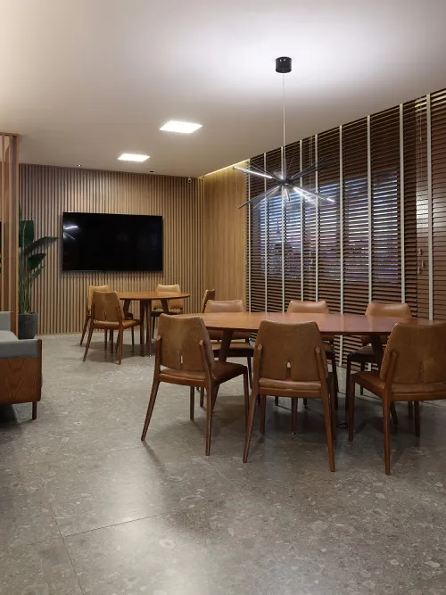 Com móveis planejados, é possível criar ambientes adequados para cada tipo de empresa