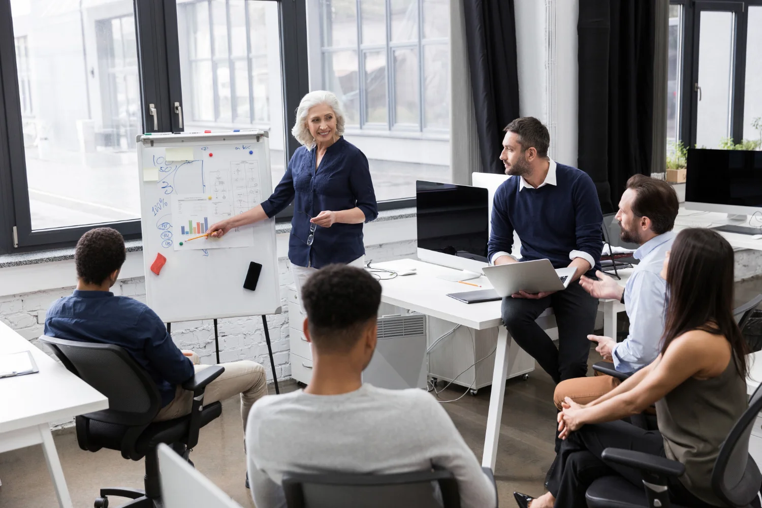 Equiparação salarial: o que é, requisitos e como provar?