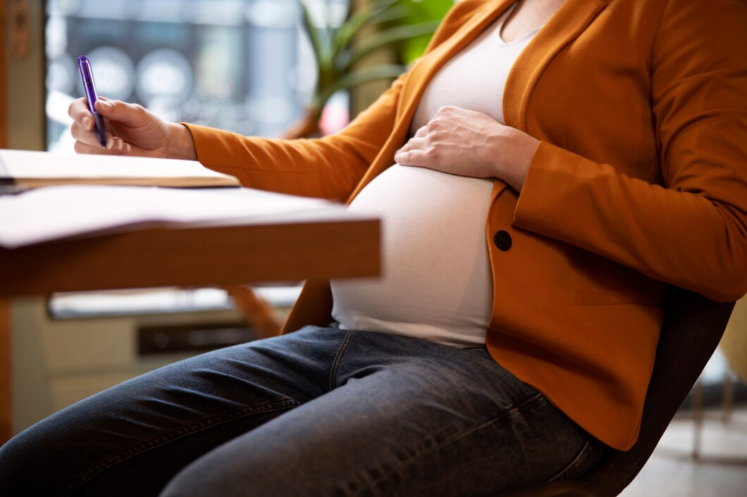 Qual a multa por demitir uma funcionária com estabilidade maternidade?